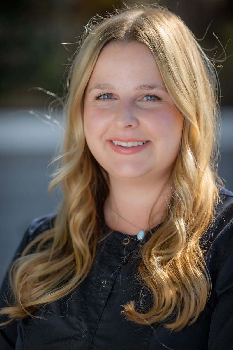 Headshot of Anna